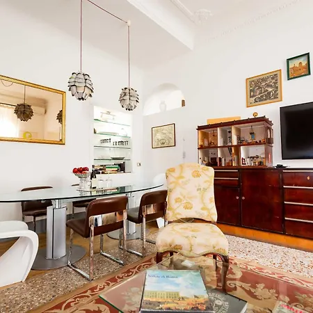Interno 6 -residenza Romana Par Famiglie E Amici Rome